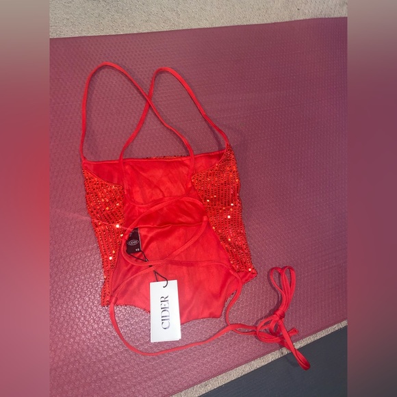 NWT sparkly red crop top super cute - Picture 3 of 11
